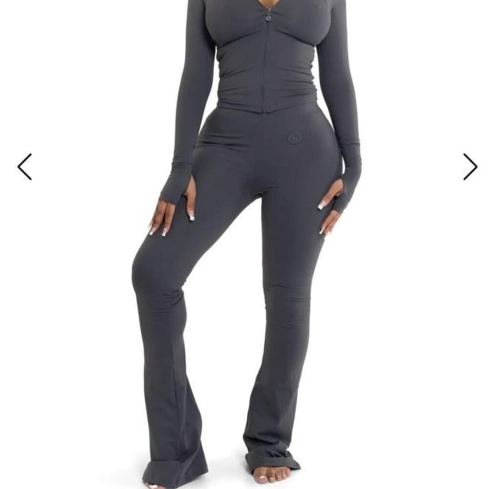 BodybyRavenTracy Basics Flare Pants